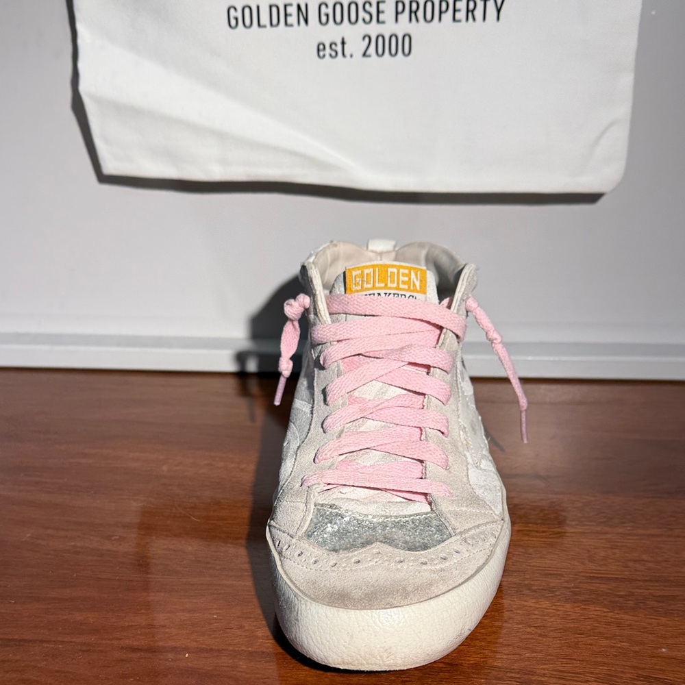 Golden Goose Low-Top Sneakers in White and Pink - Picture 8 of 13
